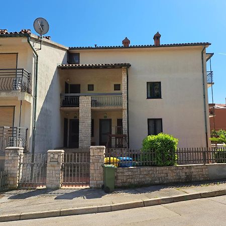 Apartments Lungo Pula Bagian luar foto