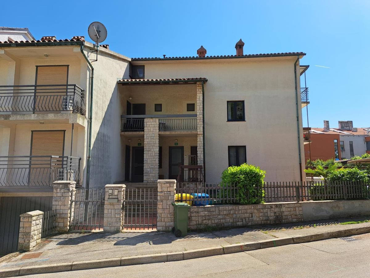 Apartments Lungo Pula Bagian luar foto